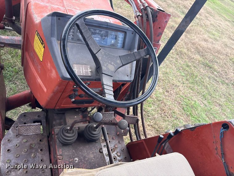 image for item FI0069 Hesston 466DT/L/20 MFWD tractor