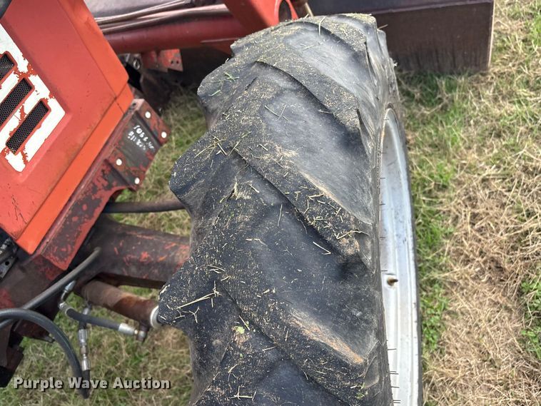 image for item FI0069 Hesston 466DT/L/20 MFWD tractor