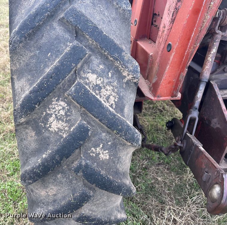 image for item FI0069 Hesston 466DT/L/20 MFWD tractor