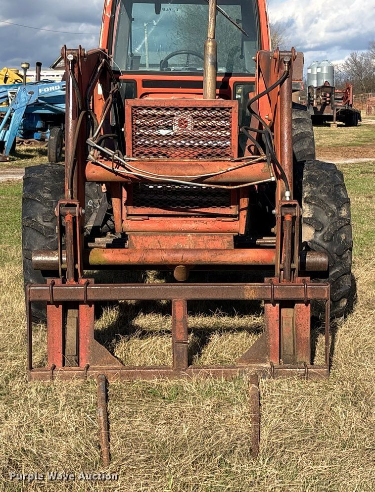 image for item FI0070 Hesston 80-90DT/12 MFWD tractor