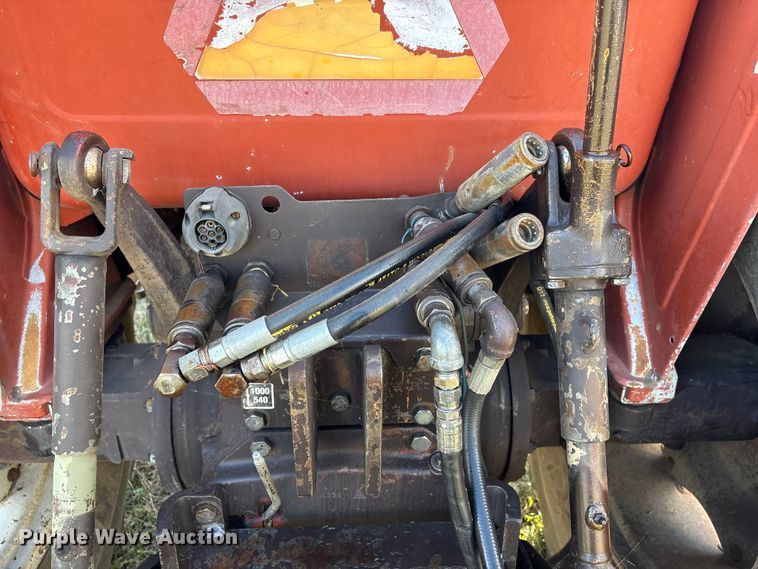 image for item FI0070 Hesston 80-90DT/12 MFWD tractor