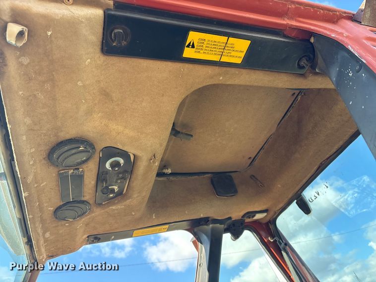 image for item FI0070 Hesston 80-90DT/12 MFWD tractor