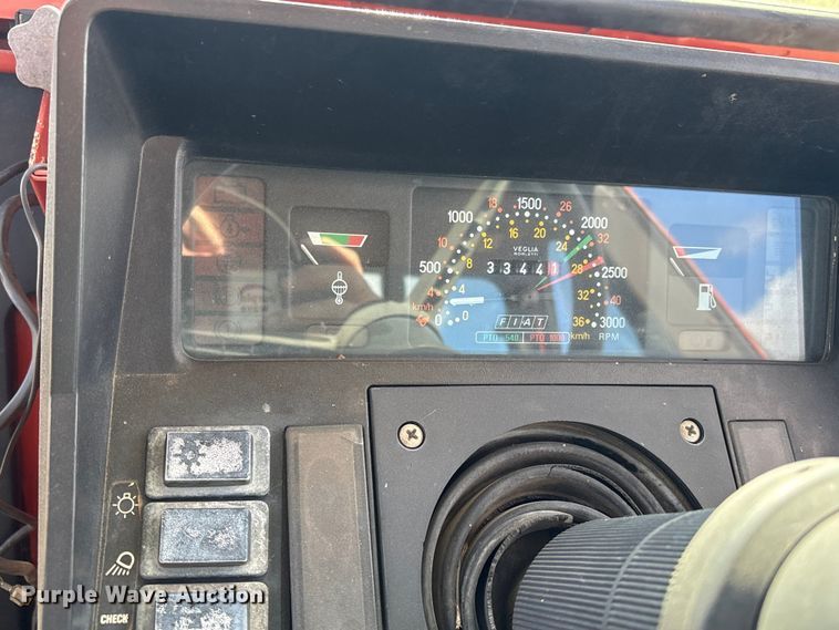 image for item FI0070 Hesston 80-90DT/12 MFWD tractor