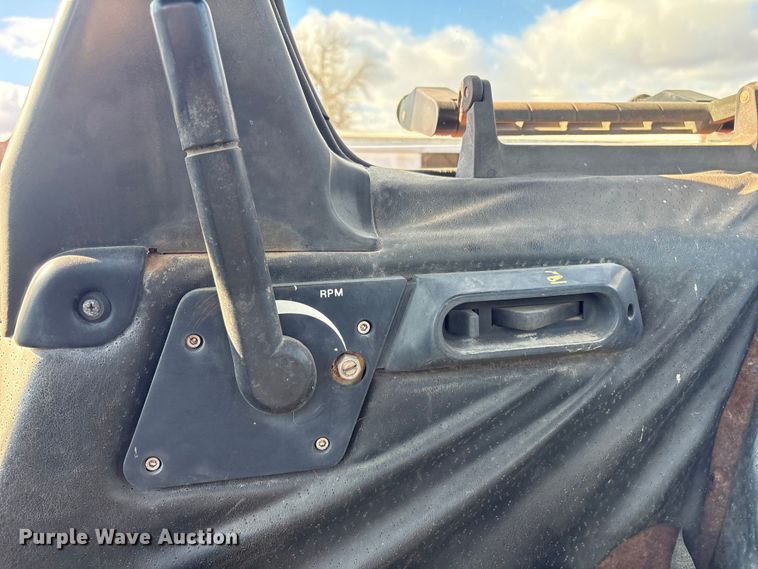 image for item FI0070 Hesston 80-90DT/12 MFWD tractor