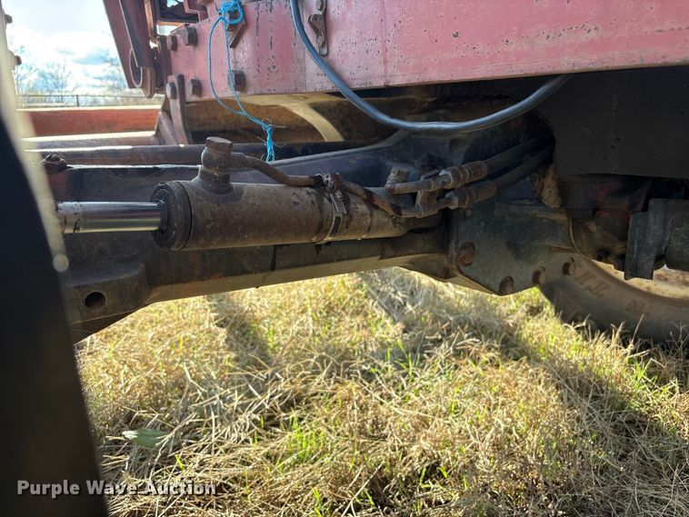 image for item FI0070 Hesston 80-90DT/12 MFWD tractor