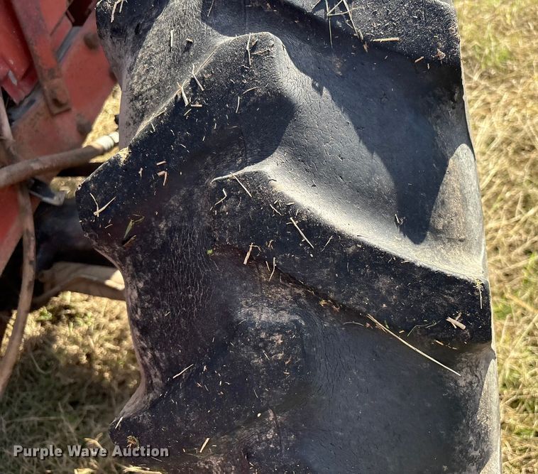 image for item FI0070 Hesston 80-90DT/12 MFWD tractor