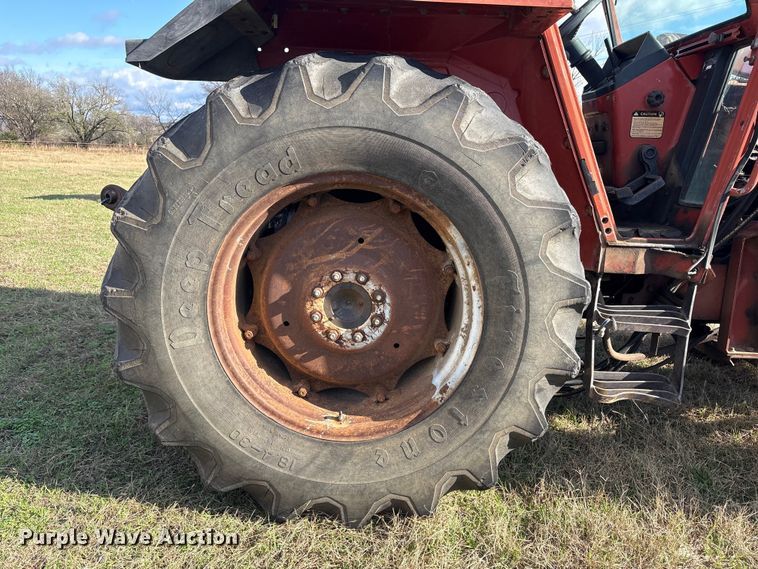 image for item FI0070 Hesston 80-90DT/12 MFWD tractor