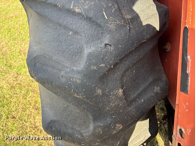 image for item FI0070 Hesston 80-90DT/12 MFWD tractor