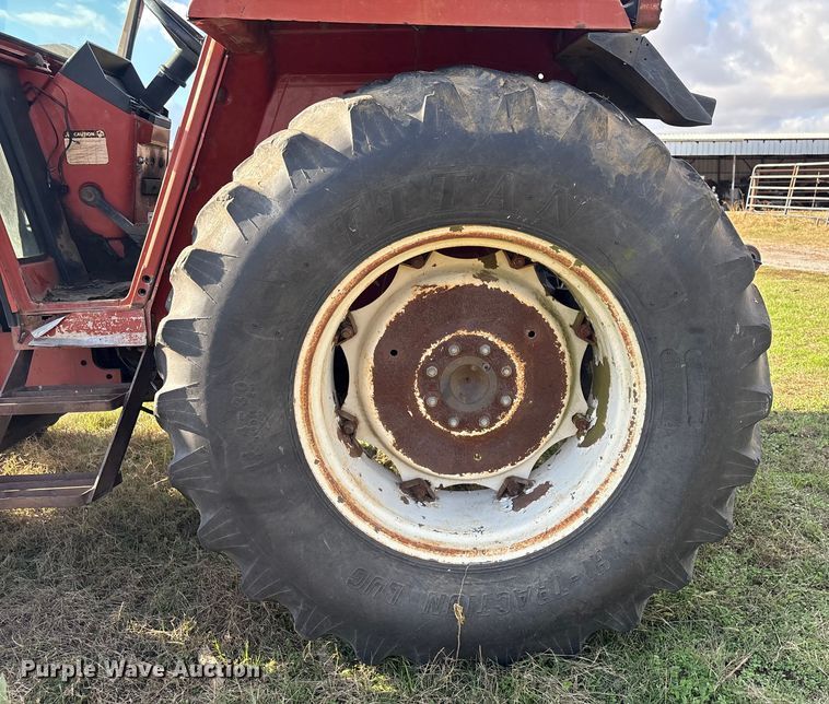 image for item FI0070 Hesston 80-90DT/12 MFWD tractor