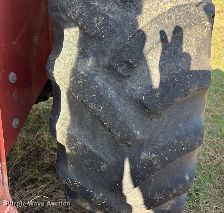 image for item FI0070 Hesston 80-90DT/12 MFWD tractor