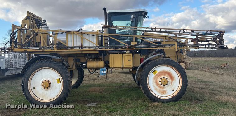 image for item FI0071 2001 Ag-Chem RoGator 854 sprayer