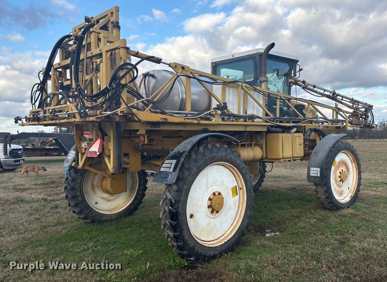 image for item FI0071 2001 Ag-Chem RoGator 854 sprayer