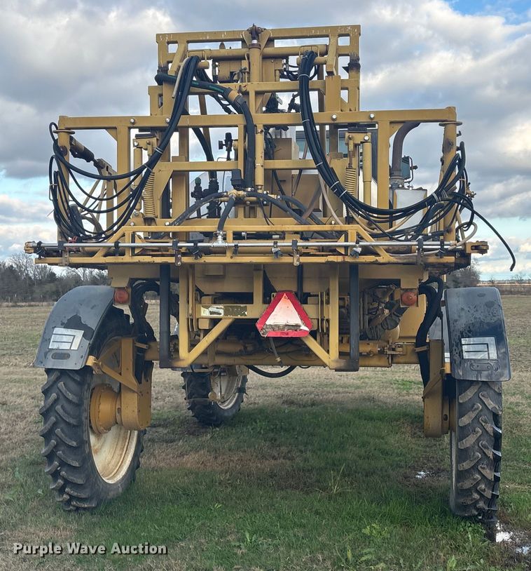 image for item FI0071 2001 Ag-Chem RoGator 854 sprayer