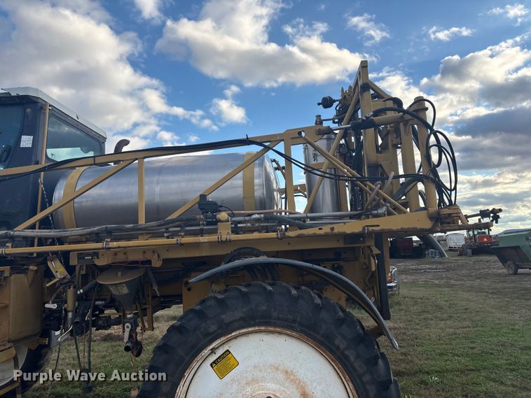 image for item FI0071 2001 Ag-Chem RoGator 854 sprayer