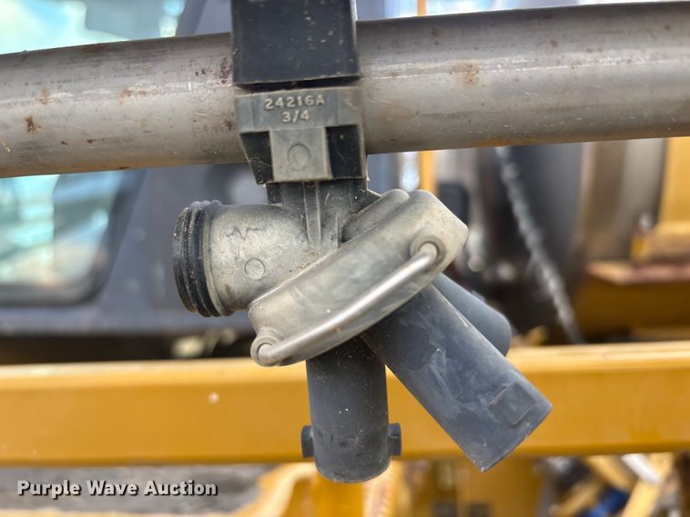 image for item FI0071 2001 Ag-Chem RoGator 854 sprayer