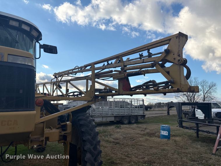image for item FI0071 2001 Ag-Chem RoGator 854 sprayer