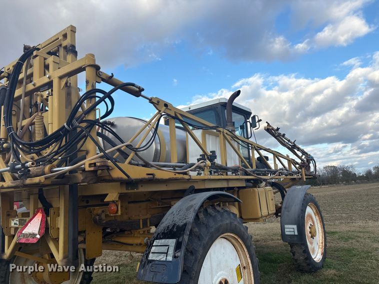 image for item FI0071 2001 Ag-Chem RoGator 854 sprayer