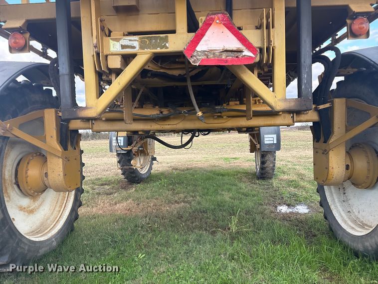 image for item FI0071 2001 Ag-Chem RoGator 854 sprayer