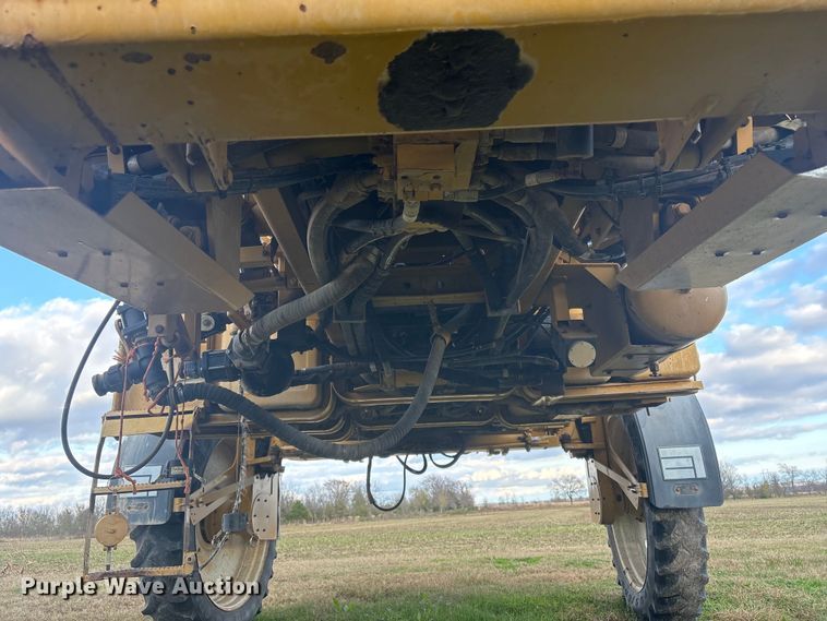image for item FI0071 2001 Ag-Chem RoGator 854 sprayer