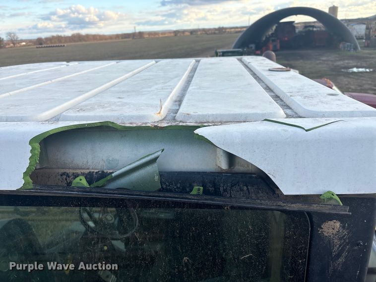 image for item FI0071 2001 Ag-Chem RoGator 854 sprayer