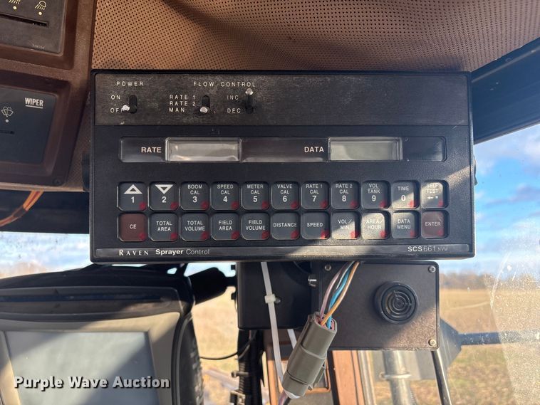 image for item FI0071 2001 Ag-Chem RoGator 854 sprayer