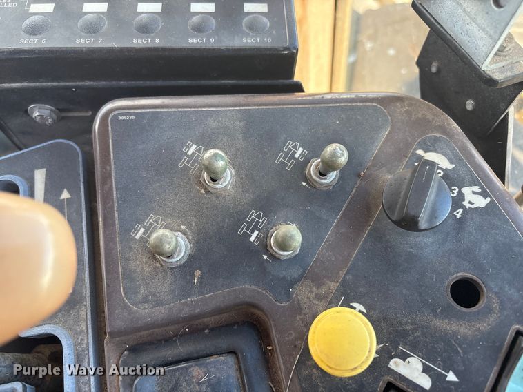 image for item FI0071 2001 Ag-Chem RoGator 854 sprayer