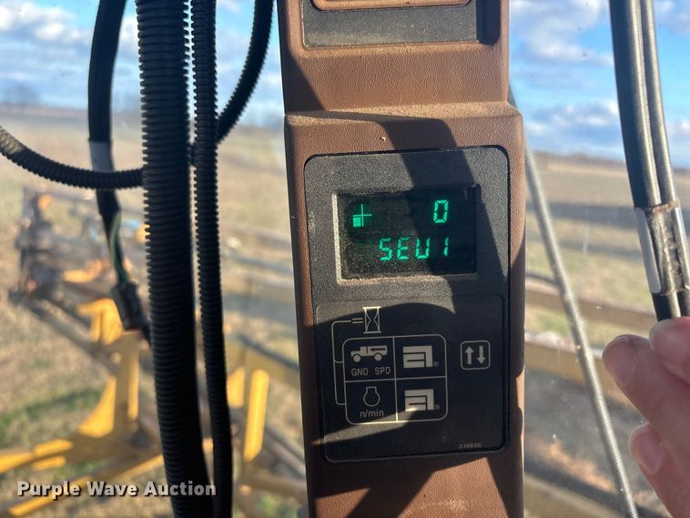 image for item FI0071 2001 Ag-Chem RoGator 854 sprayer