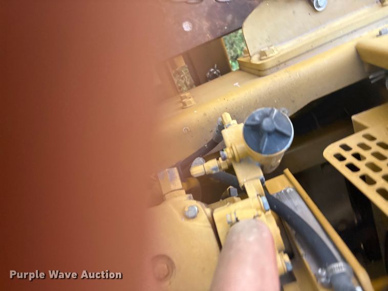 image for item FI0071 2001 Ag-Chem RoGator 854 sprayer