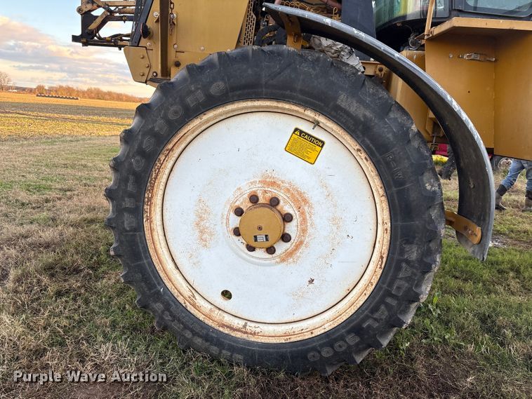 image for item FI0071 2001 Ag-Chem RoGator 854 sprayer