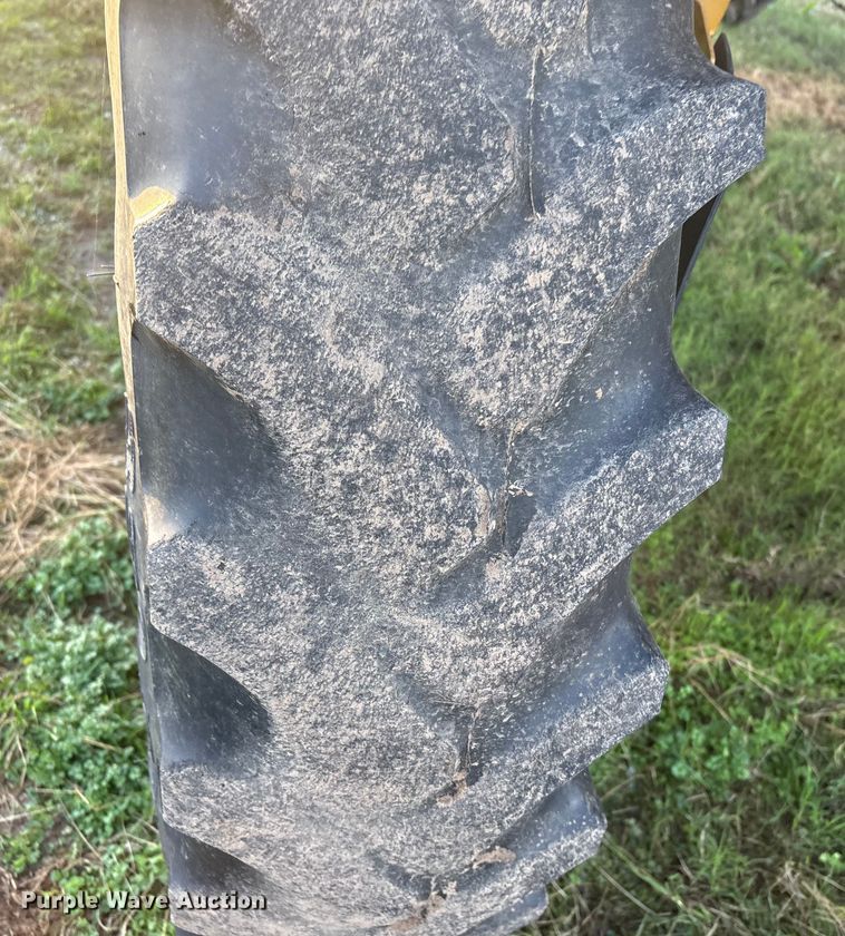 image for item FI0071 2001 Ag-Chem RoGator 854 sprayer