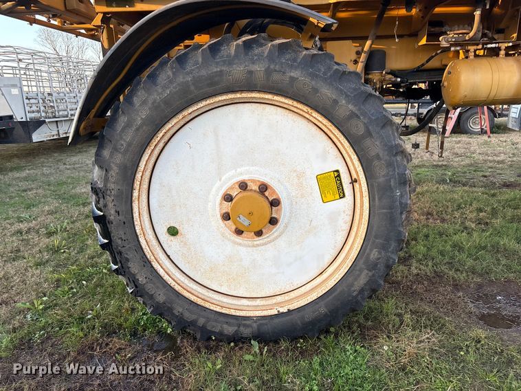 image for item FI0071 2001 Ag-Chem RoGator 854 sprayer