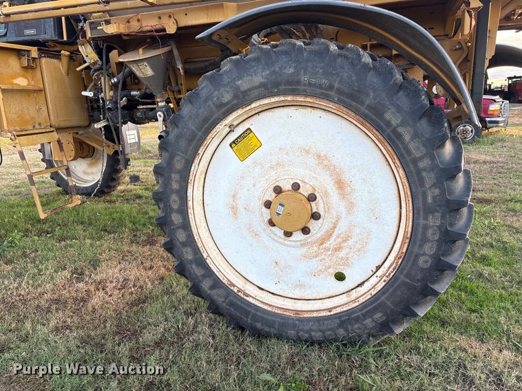 image for item FI0071 2001 Ag-Chem RoGator 854 sprayer