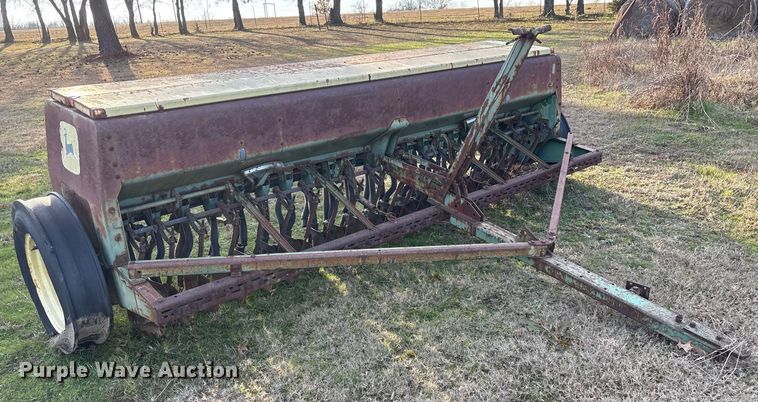 image for item FI0099 John Deere 8000 grain drill