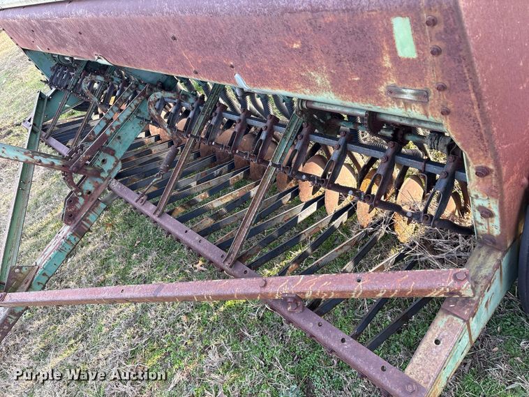 image for item FI0099 John Deere 8000 grain drill