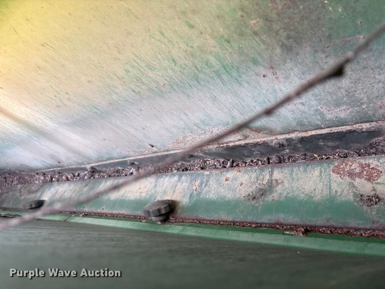 image for item FI0099 John Deere 8000 grain drill