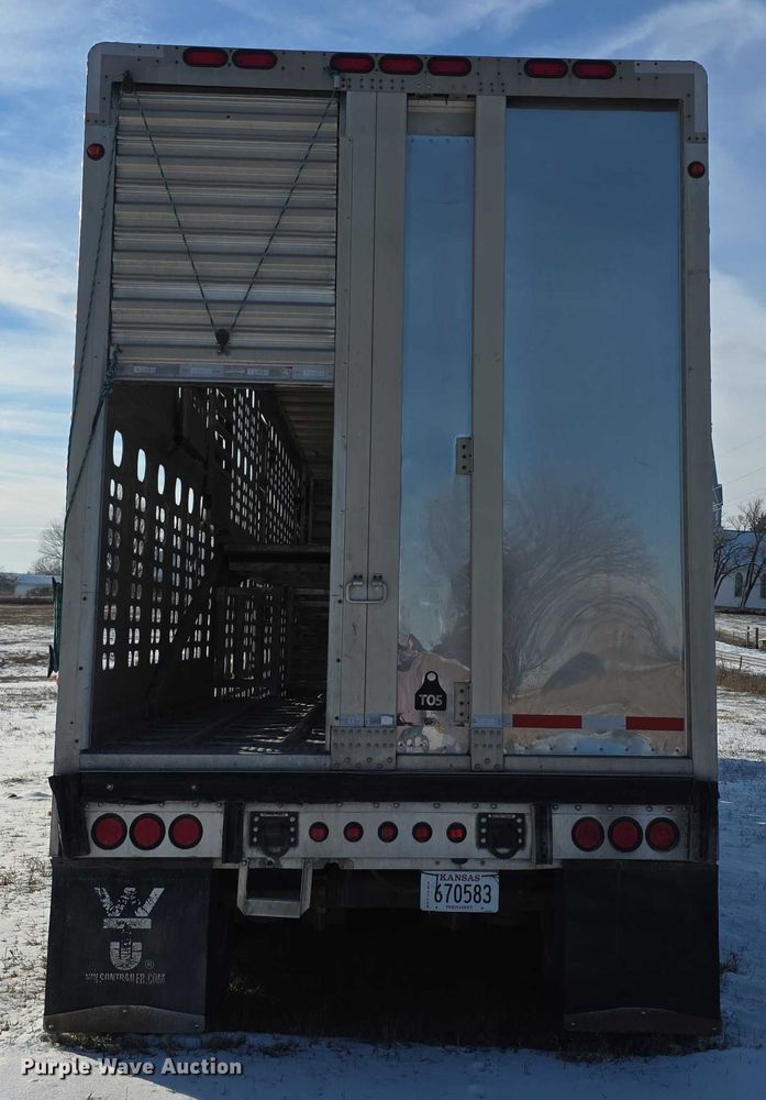 image for item FI0647 2012 Wilson PSDCL402 livestock trailer