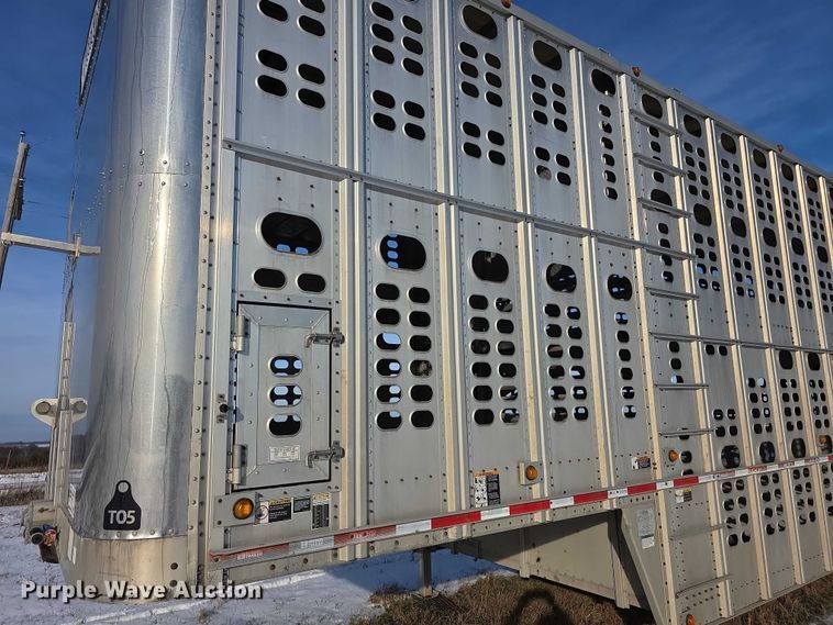 image for item FI0647 2012 Wilson PSDCL402 livestock trailer