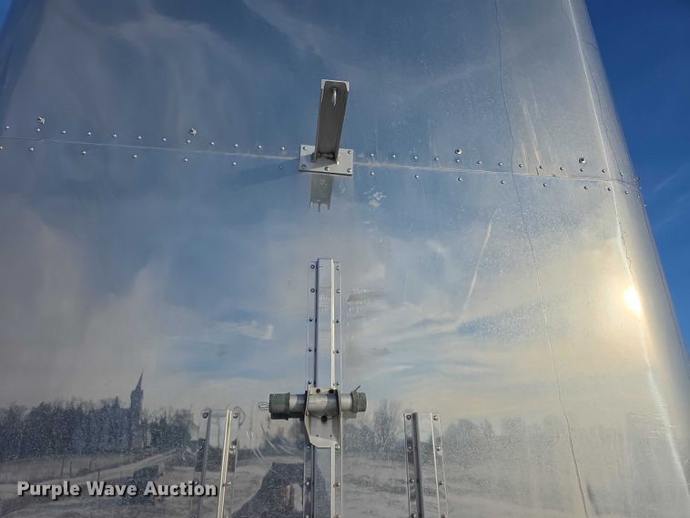 image for item FI0647 2012 Wilson PSDCL402 livestock trailer