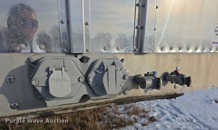 image for item FI0647 2012 Wilson PSDCL402 livestock trailer