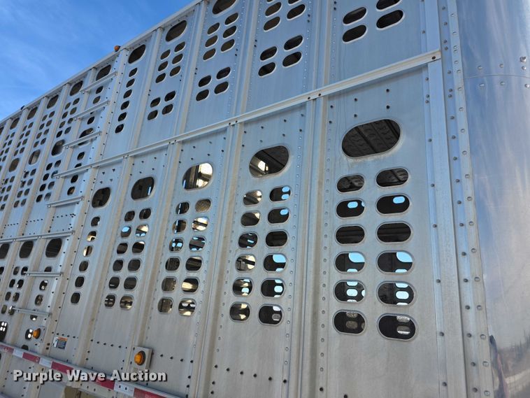image for item FI0647 2012 Wilson PSDCL402 livestock trailer