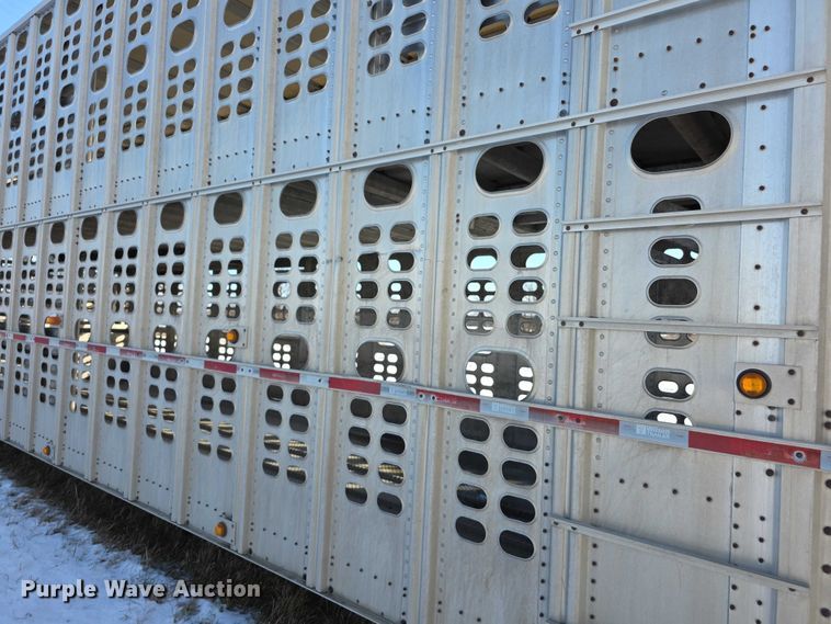 image for item FI0647 2012 Wilson PSDCL402 livestock trailer