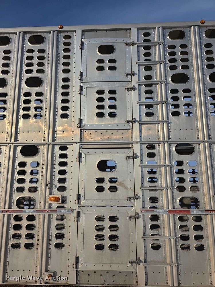 image for item FI0647 2012 Wilson PSDCL402 livestock trailer