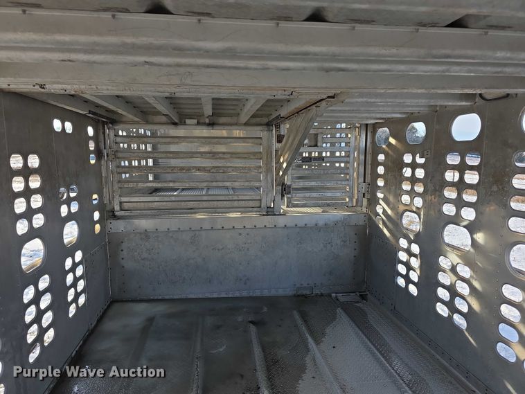 image for item FI0647 2012 Wilson PSDCL402 livestock trailer