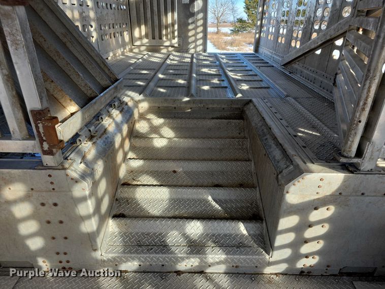 image for item FI0647 2012 Wilson PSDCL402 livestock trailer