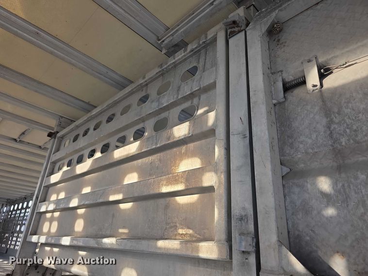 image for item FI0647 2012 Wilson PSDCL402 livestock trailer