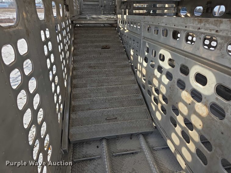 image for item FI0647 2012 Wilson PSDCL402 livestock trailer