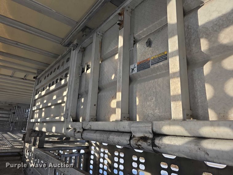 image for item FI0647 2012 Wilson PSDCL402 livestock trailer