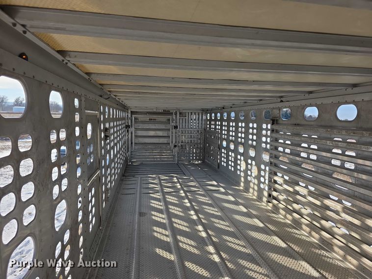 image for item FI0647 2012 Wilson PSDCL402 livestock trailer