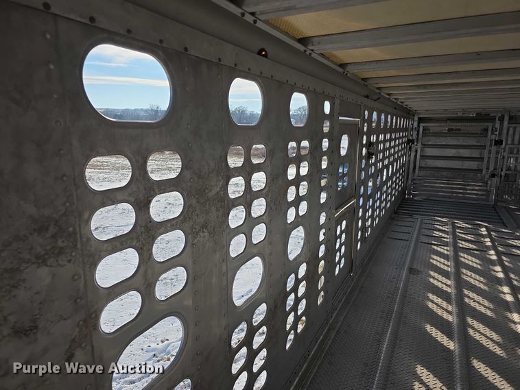 image for item FI0647 2012 Wilson PSDCL402 livestock trailer