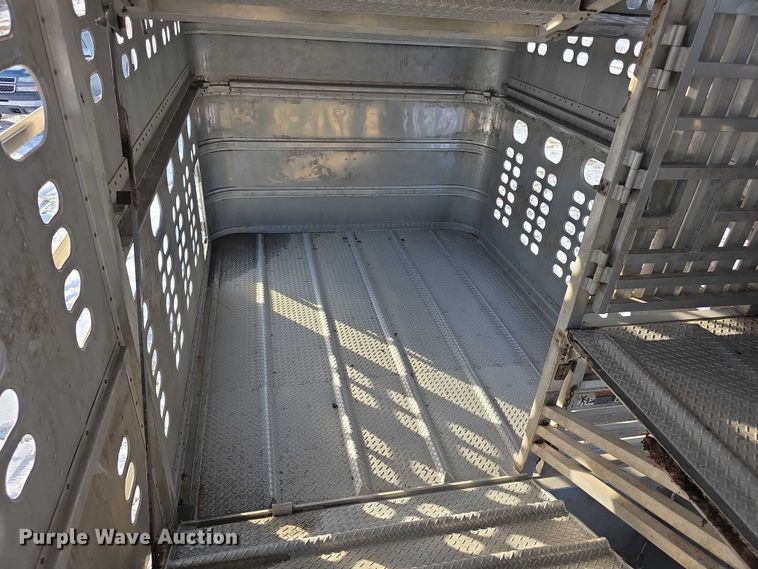 image for item FI0647 2012 Wilson PSDCL402 livestock trailer